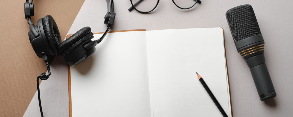 Lesungen - die Bühne der Schriftsteller - Mikrophone buch