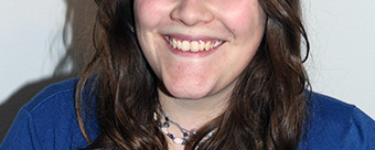 Porträtfoto der Autorin Ashley Hartmann