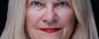 Porträtfoto von Autorin Adriane Rinsche
