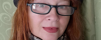 Porträtfoto der Autorin Henriette Andersen