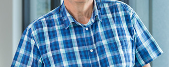 Portätfoto des Autors Rolf Kummer