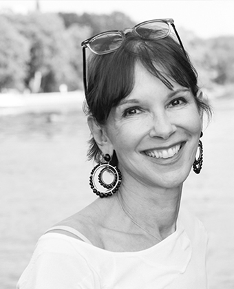 Martina M. Woebcken