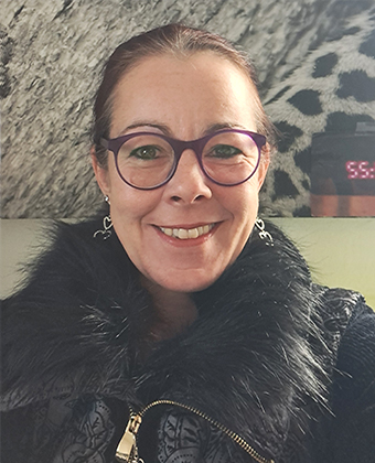 Porträtfoto der Autorin Anna Kaffee