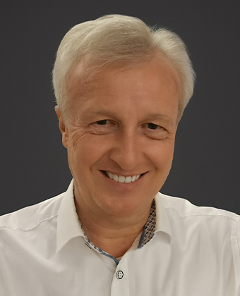 Porträtfoto des Autors Josef Hahnl