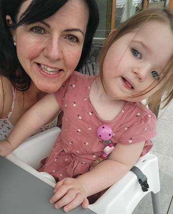 Porträtfoto der Autorinnen Sophia und Stefanie Gruber-Aigner
