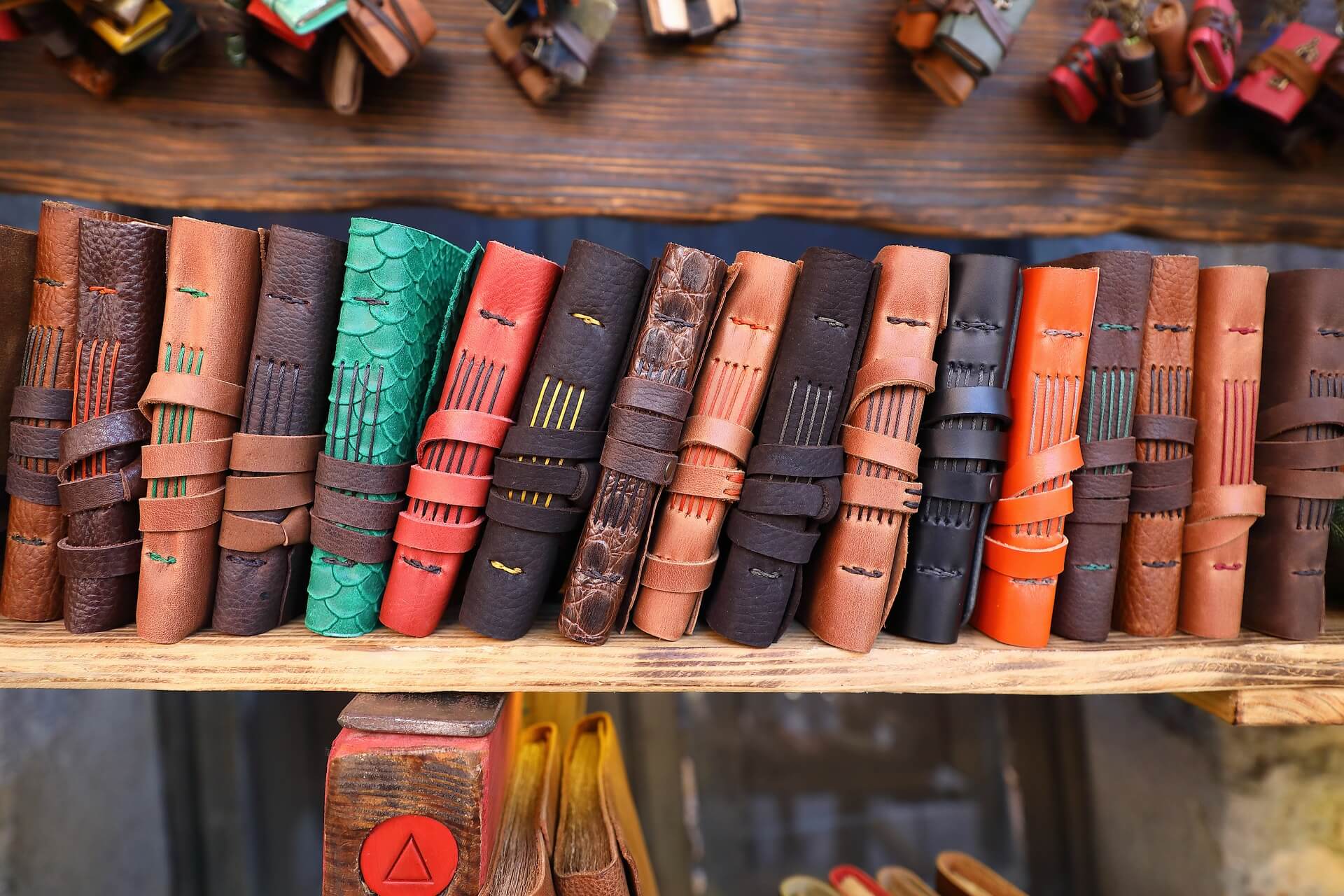 Buch verlegen lassen - Bücher in Lederbuchbindung